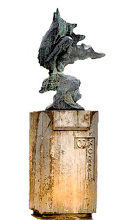 Ozkorri (Bronze) Visible dans la cour d'accueil du  Collège Errobi - CAMBO -)