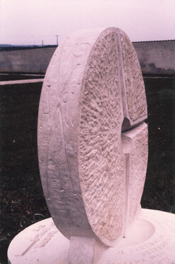 Stèle d'un cimetière de Dijon